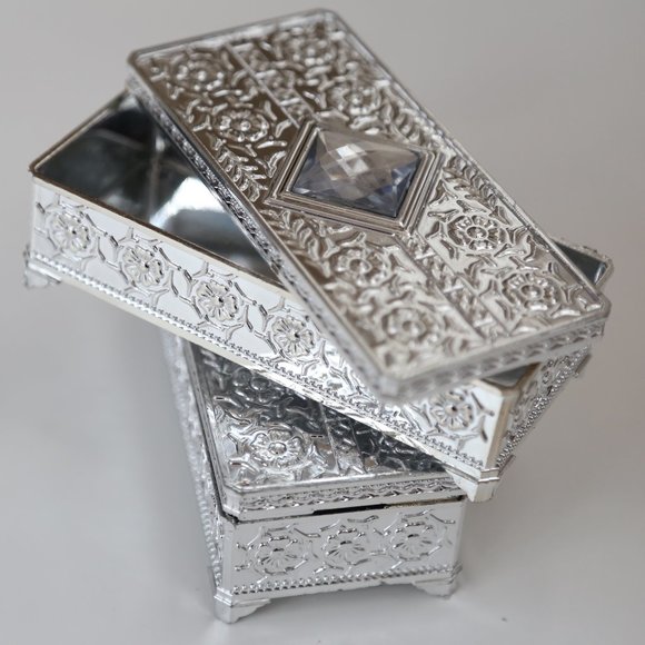 NWT Metal carved Hand Mirrors & Silver carved box - Picture 8 of 9